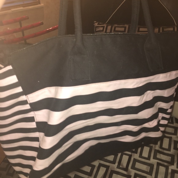 New and never used Victoria secret bag - Picture 7 of 7